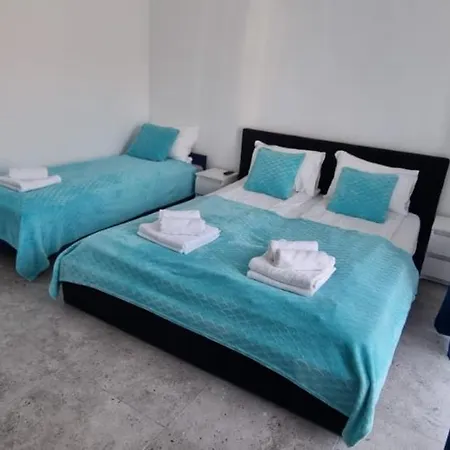 ホームステイ Baltyk & ウェバ